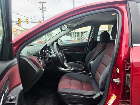 Used 2013 Chevrolet Cruze LT w/ RS Package FWD image 10