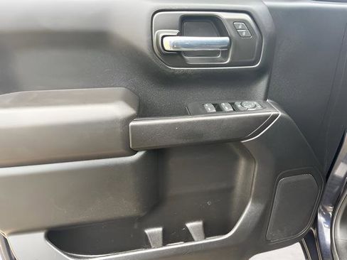 Used 2022 Chevrolet Silverado 1500 Custom image 12
