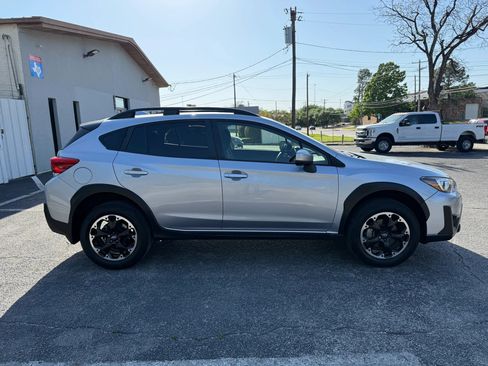 Used 2021 Subaru Crosstrek 2.0i Premium w/ Moonroof Package image 6