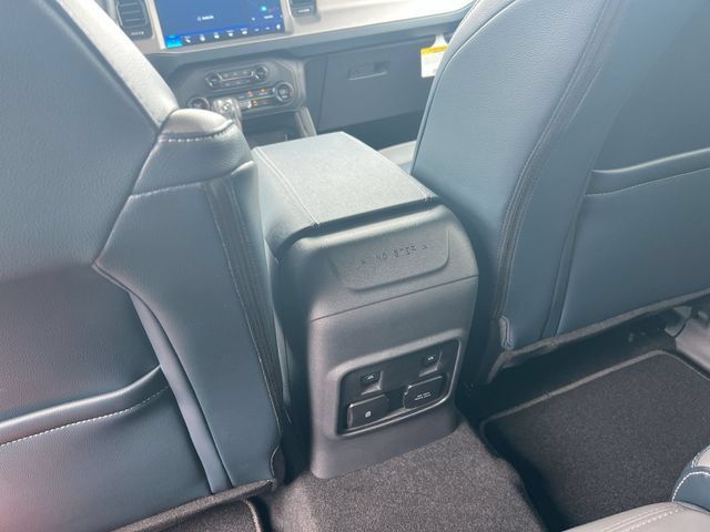 New 2024 Ford Bronco Outer Banks w/ Sasquatch Package AWD/4WD image 24