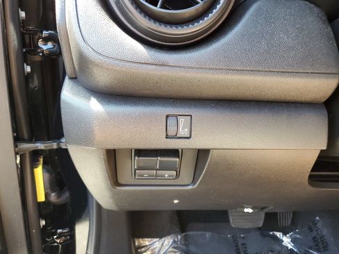 Used 2025 Chevrolet Colorado Trail Boss AWD/4WD image 30