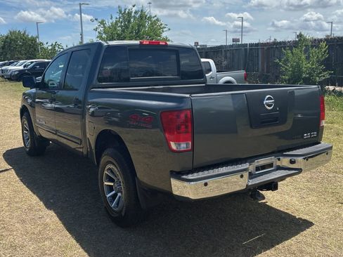 Used 2009 Nissan Titan SE w/ SE Drivers Convenience Pkg image 4