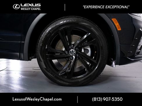 Used 2023 Volkswagen Tiguan SE R-Line FWD image 5