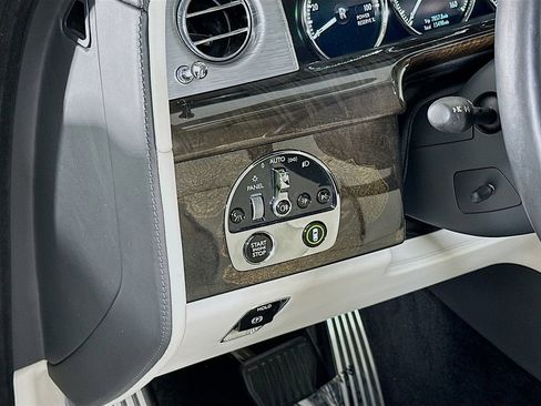Used 2018 Rolls-Royce Phantom Sedan image 11