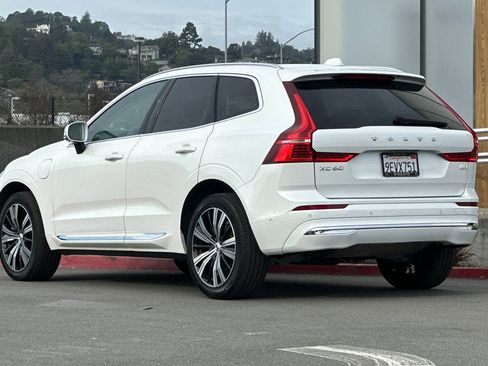 Used 2023 Volvo XC60 T8 Plus image 6