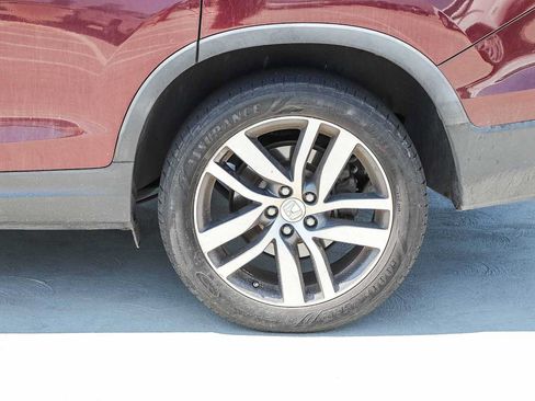 Used 2017 Honda Pilot Touring image 12