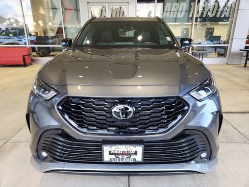 Used 2025 Toyota Highlander XSE image 5