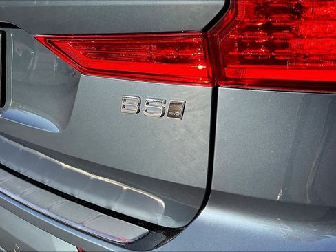 Used 2025 Volvo XC60 B5 Core w/ Protection Package Premier image 11