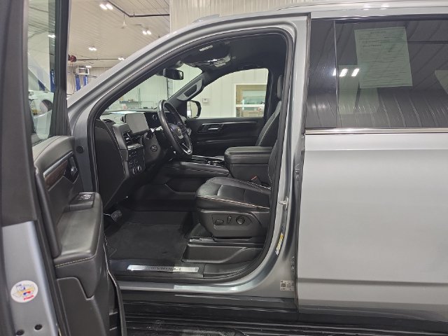 Used 2025 Chevrolet Tahoe Premier AWD/4WD image 21