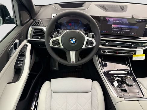 New 2026 BMW X5 xDrive40i w/ M Sport Package AWD/4WD image 10