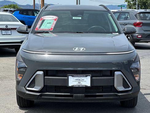 Certified 2025 Hyundai Kona SEL AWD/4WD image 9