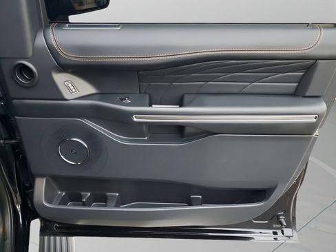 Used 2023 Ford Expedition Max Platinum image 13