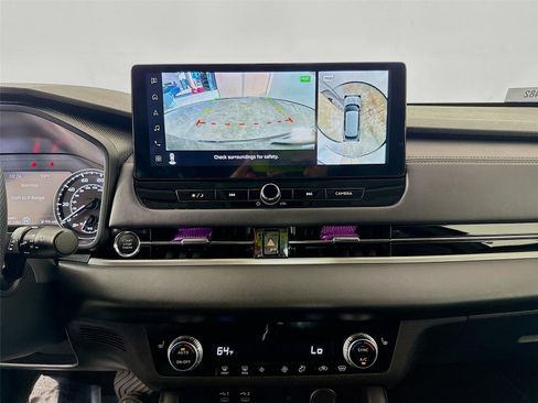 Used 2025 Mitsubishi Outlander SE image 12