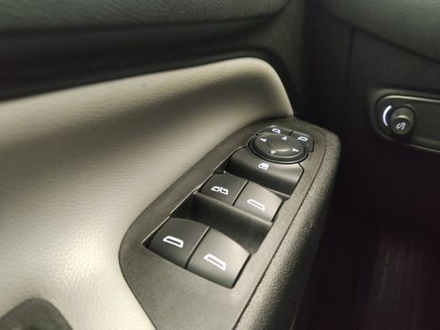 Used 2021 Chevrolet Equinox LS w/ LS Convenience Package FWD image 27