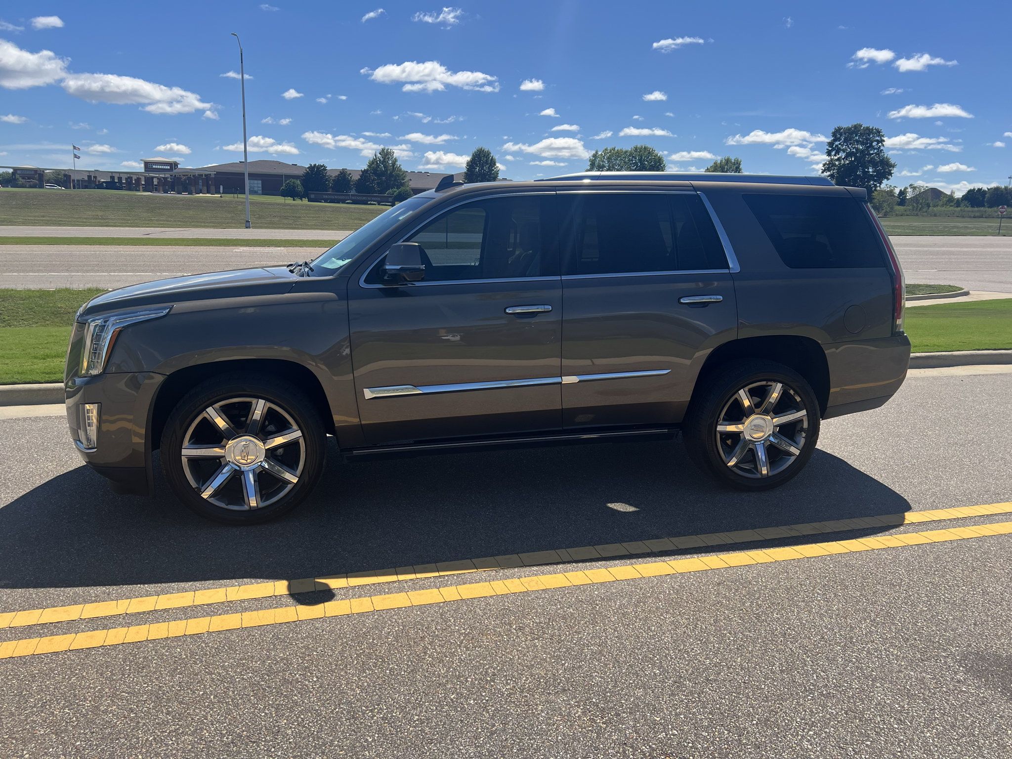 Used 2016 Cadillac Escalade Premium RWD image 9