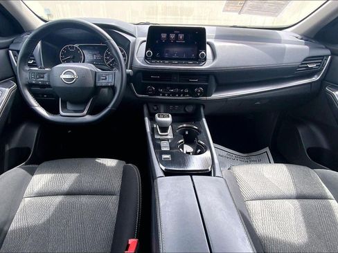 Used 2025 Nissan Rogue SV FWD image 16