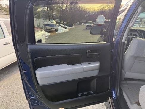 Used 2008 Toyota Tundra 4x4 CrewMax image 19