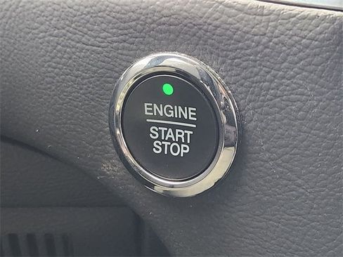 Used 2022 Ford Edge Titanium image 27