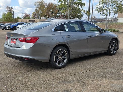 Used 2023 Chevrolet Malibu LT image 3