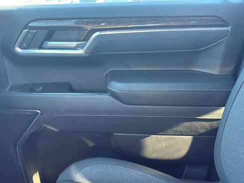 Used 2025 GMC Sierra 1500 Elevation image 19