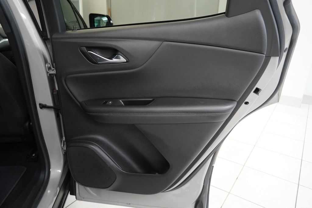 Used 2021 Chevrolet Blazer LT FWD image 30