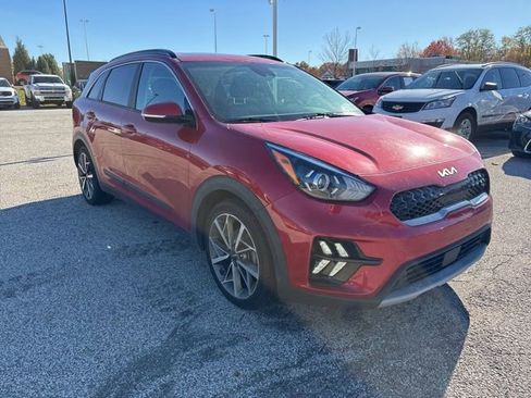 Used 2022 Kia Niro Touring Special Edition image 3