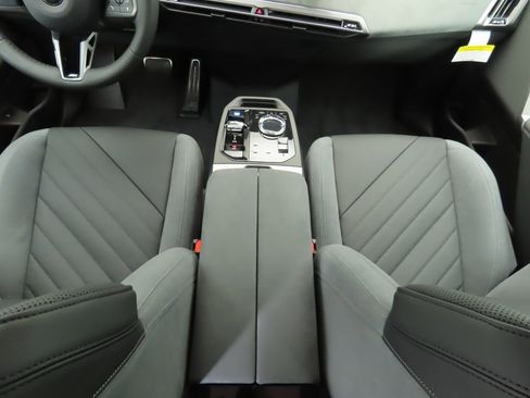 New 2026 BMW iX xDrive60 w/ M Sport Package image 17