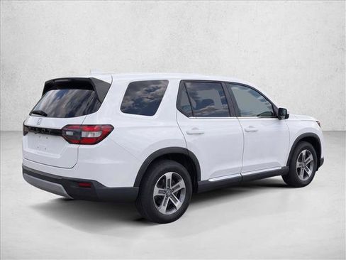 Used 2025 Honda Pilot EX-L image 7