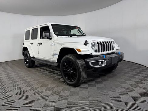 Used 2024 Jeep Wrangler Unlimited Sahara AWD/4WD image 4