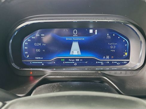 Used 2022 Chevrolet Suburban Z71 w/ Luxury Package image 12