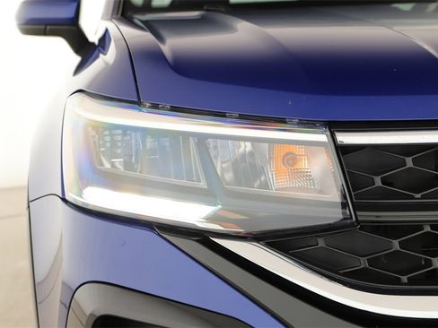 Used 2022 Volkswagen Taos SE image 34