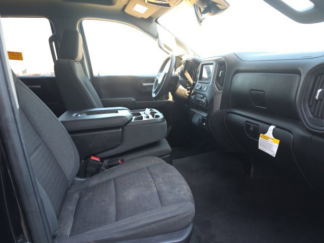Used 2024 Chevrolet Silverado 1500 Custom w/ Turbomax Blackout Package AWD/4WD image 7