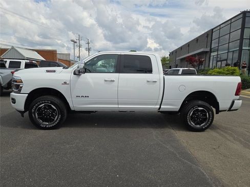 Used 2026 RAM 2500 Laramie AWD/4WD image 23