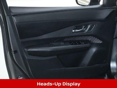 Certified 2023 Nissan Ariya AWD image 17