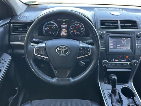 Used 2017 Toyota Camry SE FWD image 14
