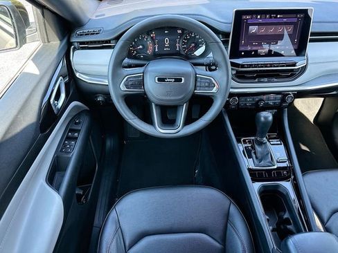 Used 2024 Jeep Compass Limited image 20