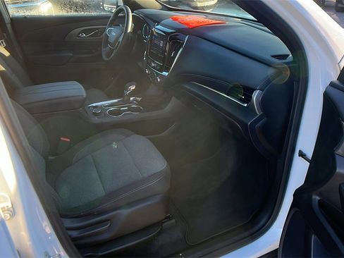 Certified 2023 Chevrolet Traverse LT image 17