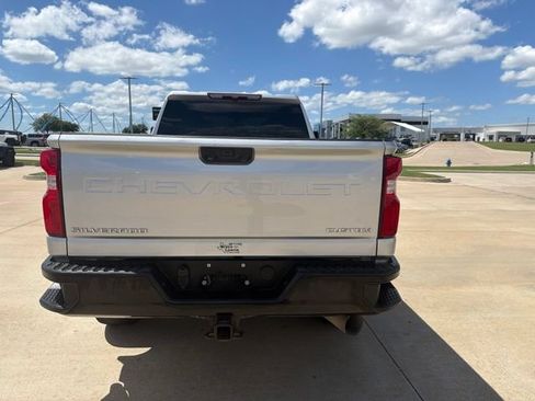 Used 2021 Chevrolet Silverado 2500 Custom w/ Custom Value Package AWD/4WD image 9