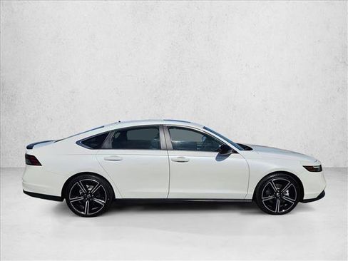 Used 2025 Honda Accord Sport image 4