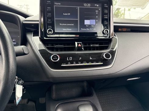 Used 2022 Toyota Corolla LE FWD image 17
