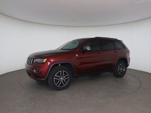 Used 2017 Jeep Grand Cherokee Trailhawk w/ Trailhawk Luxury Group AWD/4WD image 4