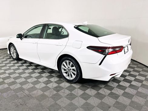 Used 2023 Toyota Camry LE image 5