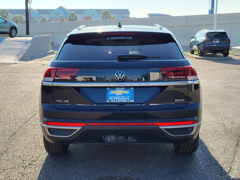 Used 2022 Volkswagen Atlas Cross Sport SEL image 4