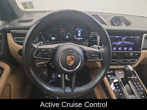 Used 2023 Porsche Macan image 15