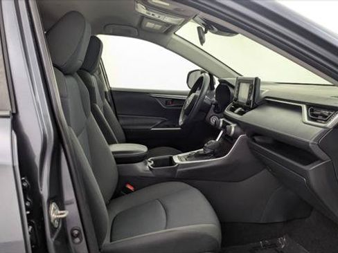 Used 2022 Toyota RAV4 LE AWD/4WD image 21