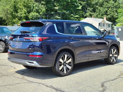 New 2025 Mitsubishi Outlander SE image 5