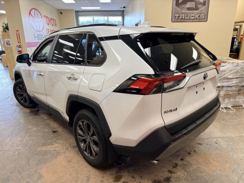 Used 2023 Toyota RAV4 Limited AWD/4WD image 9