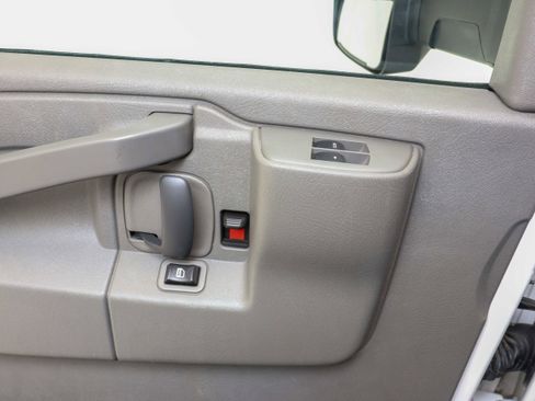 Used 2020 Chevrolet Express 3500 w/ Power Convenience Package image 23