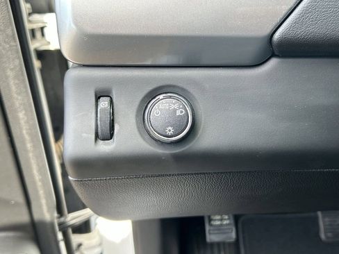 Used 2018 Chevrolet Tahoe LT RWD image 24