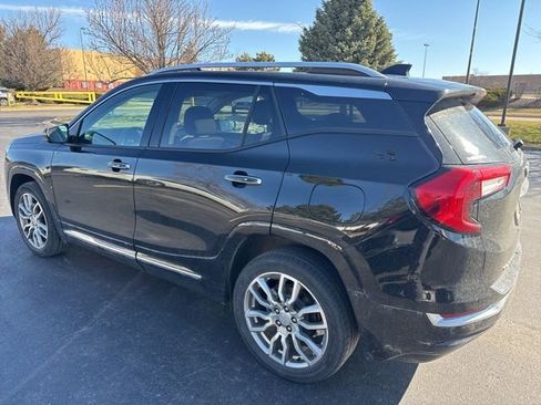 Used 2023 GMC Terrain Denali image 5
